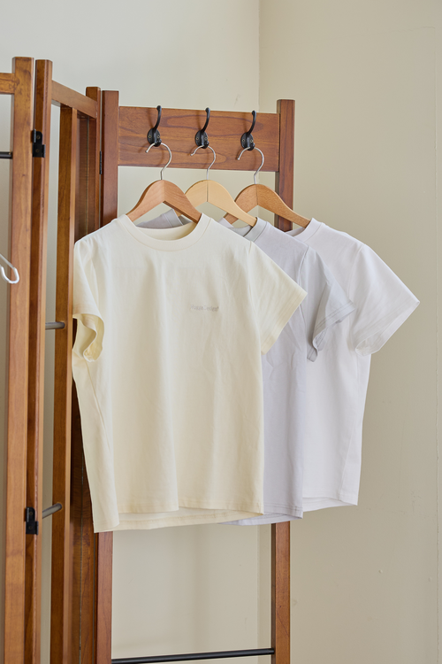 T-SHIRTS & TOPS – HuggeDesign®︎